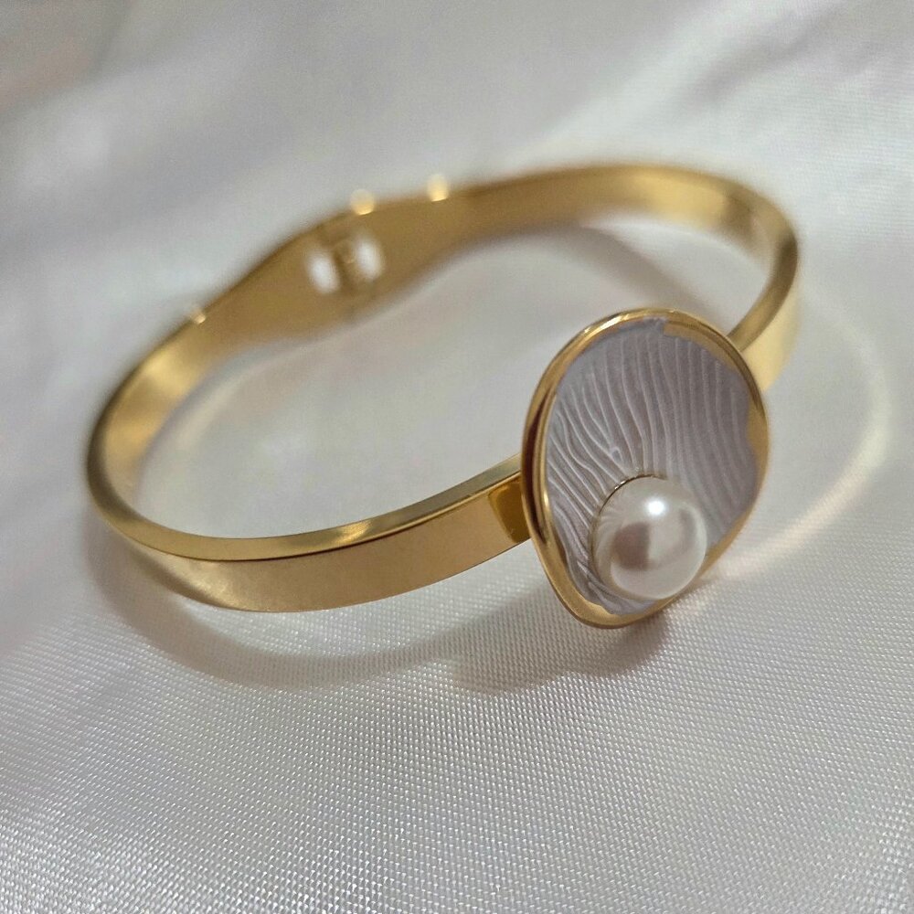 18K Gold Plated Stainless Steel Shell Pearl Bracelet Jewelry Gift